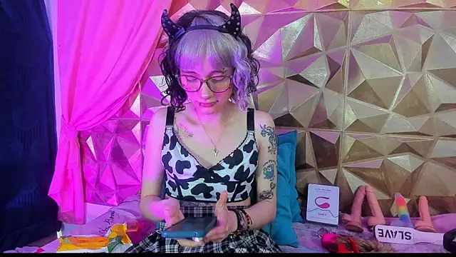 Snapshot of neeko_princes chatting on 30, 12, 2024 neeko princes online show from 30, 12, 2024