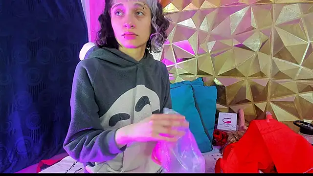 Snapshot of neeko_princes chatting on 5, 1, 2025 neeko princes online show from 5, 1, 2025