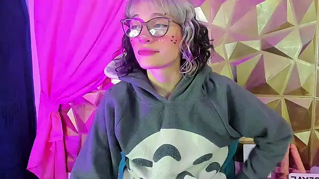 Snapshot of neeko_princes chatting on 2, 2, 2025 neeko princes online show from 2, 2, 2025