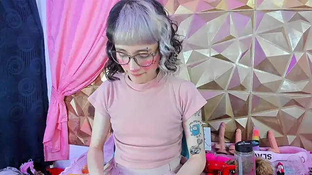 Snapshot of neeko_princes chatting on 8, 2, 2025 neeko princes online show from 8, 2, 2025