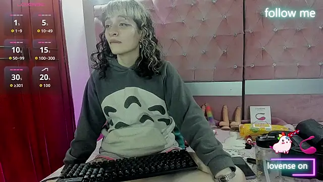 Snapshot of neeko_princes chatting on 28, 11, 2025 neeko princes online show from 28, 11, 2025