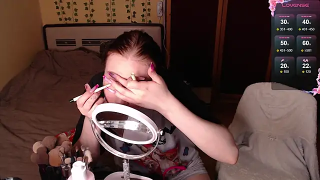 Emma and Tyller online show from 5, 3, 2025