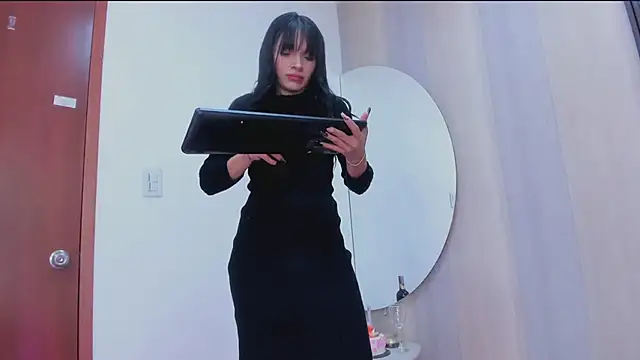 Snapshot of _shantal_smith chatting on 9, 3, 2025 shantal smith online show from 9, 3, 2025