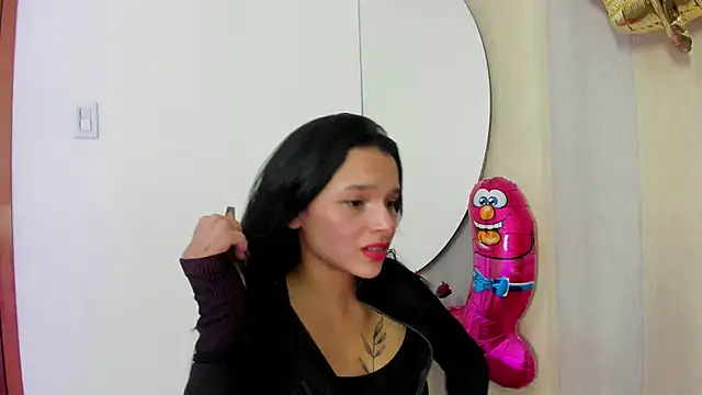 Snapshot of _shantal_smith chatting on 13, 3, 2025 shantal smith online show from 13, 3, 2025