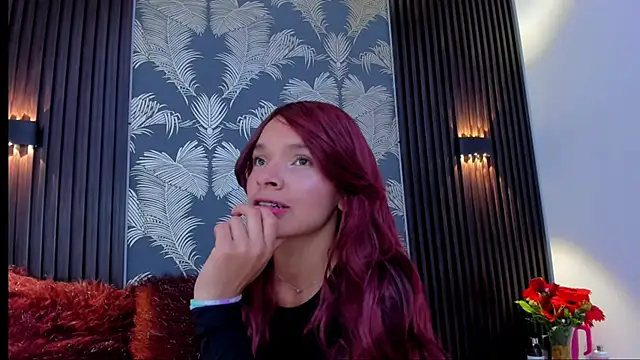 Snapshot of _shantal_smith chatting on 4, 11, 2025 shantal smith online show from 4, 11, 2025