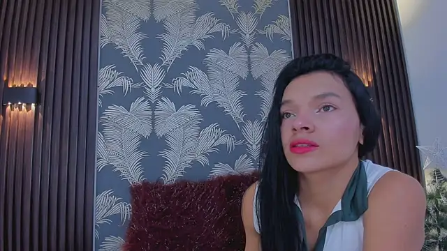 Snapshot of _shantal_smith chatting on 11, 11, 2025 shantal smith online show from 11, 11, 2025