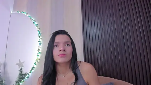 Snapshot of _shantal_smith chatting on 3, 12, 2025 shantal smith online show from 3, 12, 2025