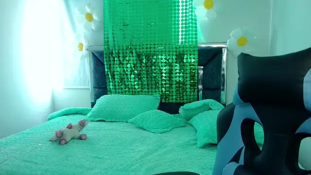 Lia 14  online show from 13, 3, 2025