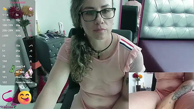 Snapshot of ViickySexy chatting on 21, 2, 2025 ViickySexy online show from 21, 2, 2025