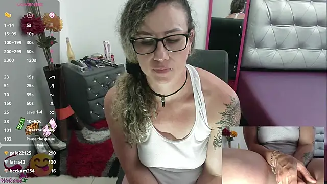 Snapshot of ViickySexy chatting on 10, 3, 2025 ViickySexy online show from 10, 3, 2025