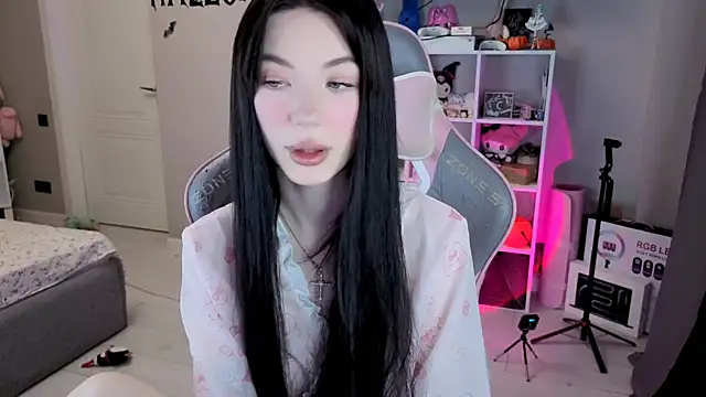 Snapshot of Aliceblush chatting on 17, 11, 2025 Aliceblush online show from 17, 11, 2025