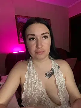 Roxana Bell online show from 6, 3, 2025