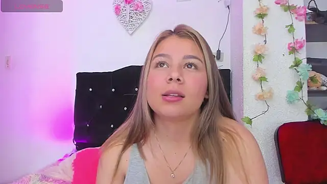 little tifanny82 online show from 18, 2, 2025