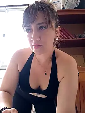 Snapshot of tata_laima__ chatting on 2, 2, 2025 tata laima online show from 2, 2, 2025