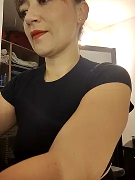Snapshot of tata_laima__ chatting on 24, 9, 2025 tata laima online show from 24, 9, 2025