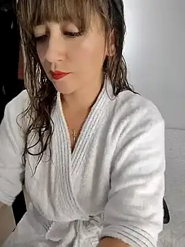 Snapshot of tata_laima__ chatting on 6, 10, 2025 tata laima online show from 6, 10, 2025