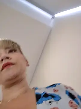 Snapshot of tata_laima__ chatting on 17, 11, 2025 tata laima online show from 17, 11, 2025