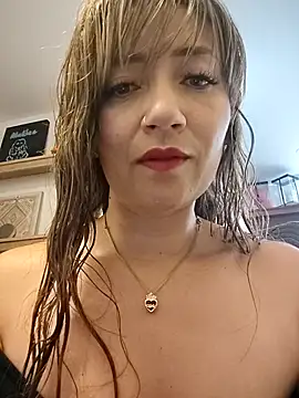 Snapshot of tata_laima__ chatting on 24, 11, 2025 tata laima online show from 24, 11, 2025