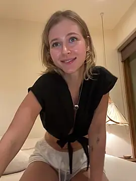 LunaRase online show from 22, 1, 2025