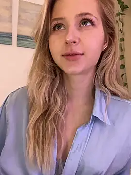 LunaRase online show from 5, 10, 2025