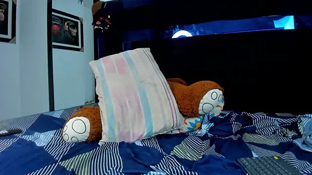 Snapshot of TysonWalkers chatting on 12, 11, 2025 TysonWalkers online show from 12, 11, 2025