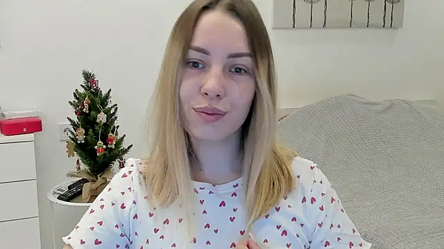 Snapshot of Mia_shy1 chatting on 28, 12, 2024 Mia shy1 online show from 28, 12, 2024