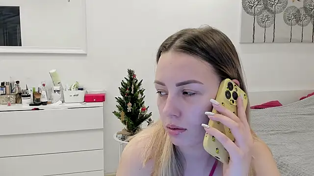 Snapshot of Mia_shy1 chatting on 30, 12, 2024 Mia shy1 online show from 30, 12, 2024