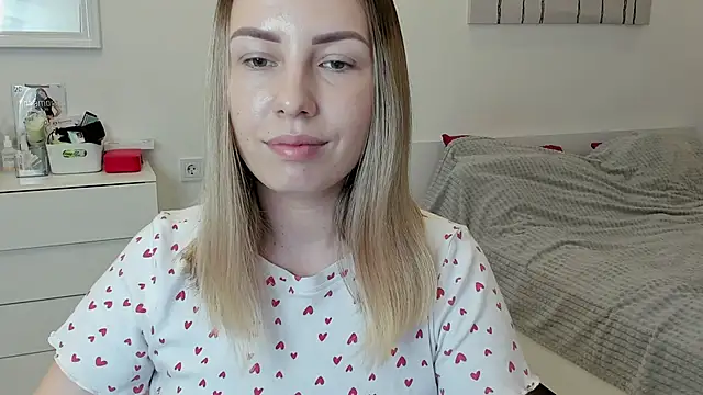 Snapshot of Mia_shy1 chatting on 6, 1, 2025 Mia shy1 online show from 6, 1, 2025