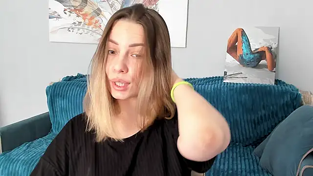 Snapshot of Mia_shy1 chatting on 4, 3, 2025 Mia shy1 online show from 4, 3, 2025