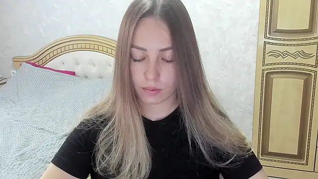 Snapshot of Mia_shy1 chatting on 14, 11, 2025 Mia shy1 online show from 14, 11, 2025