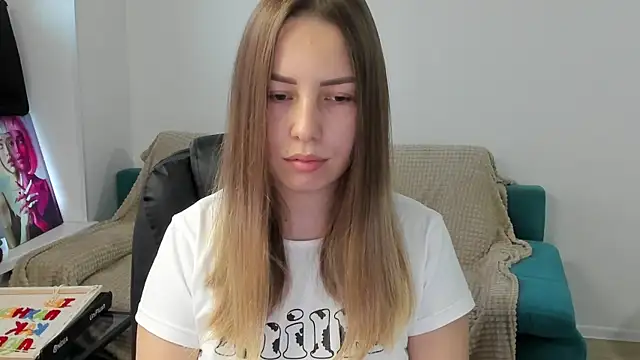 Snapshot of Mia_shy1 chatting on 15, 12, 2025 Mia shy1 online show from 15, 12, 2025