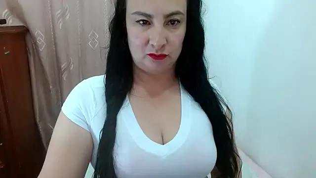 Snapshot of Ashyle chatting on 9, 7, 2026 Ashyle online show from 9, 7, 2026