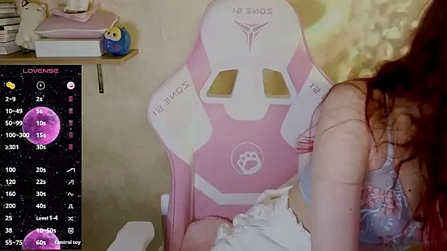 Lucy Millss online show from 31, 1, 2025