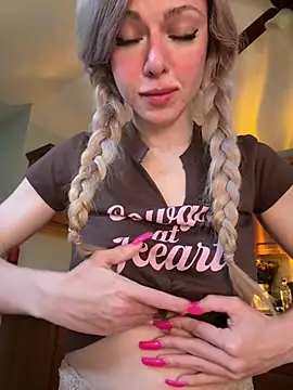 Snapshot of propertyofdaddy chatting on 8, 4, 2026 propertyofdaddy online show from 8, 4, 2026