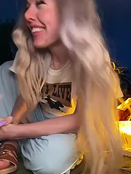 Snapshot of propertyofdaddy chatting on 15, 4, 2026 propertyofdaddy online show from 15, 4, 2026