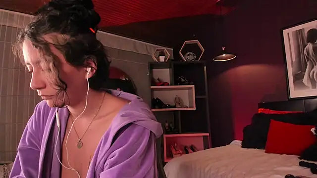 Moony 14 online show from 15, 4, 2026