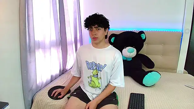  nickconnor01 online show from 2, 1, 2025