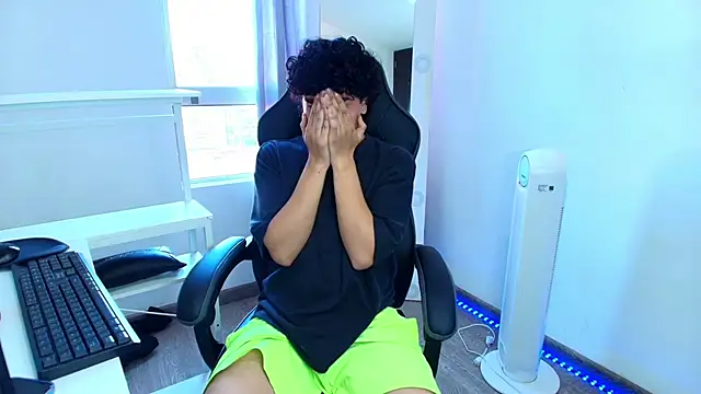  nickconnor01 online show from 18, 1, 2025