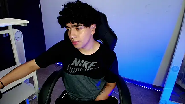  nickconnor01 online show from 7, 2, 2025