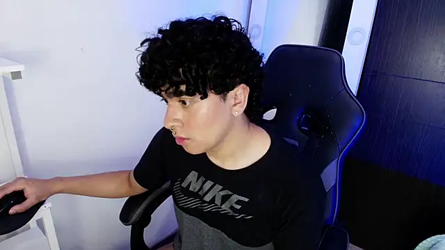  nickconnor01 online show from 24, 2, 2025