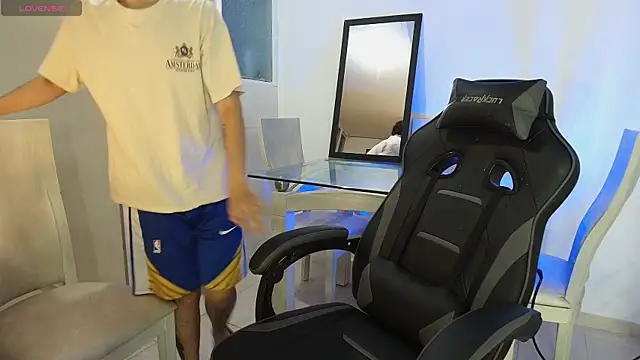  nickconnor01 online show from 11, 11, 2025