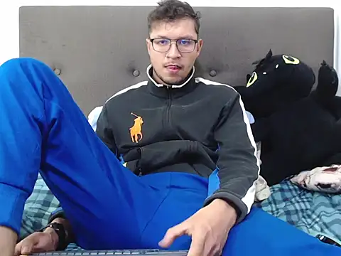 andy loverxx online show from 25, 3, 2026