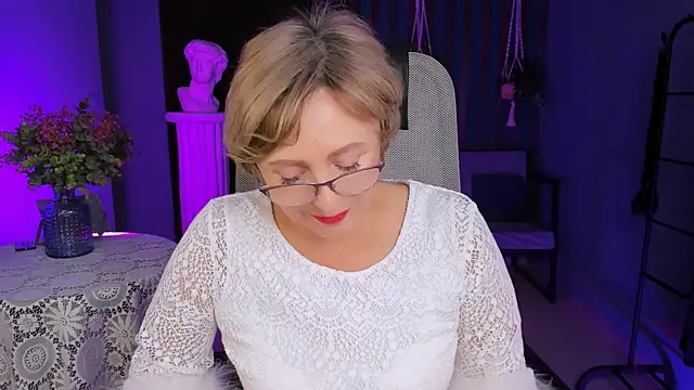 sugar vivien online show from 9, 1, 2025