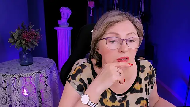 sugar vivien online show from 15, 1, 2025