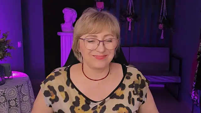 sugar vivien online show from 12, 3, 2025