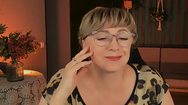 sugar vivien online show from 9, 10, 2025