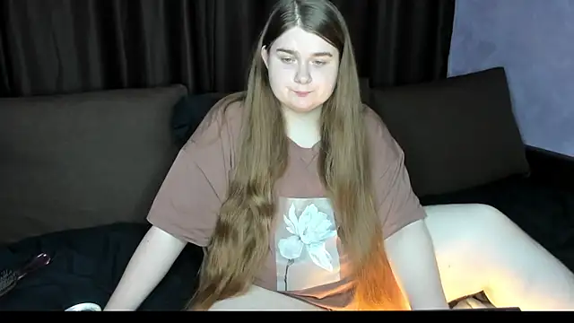 Snapshot of Aushpana chatting on 12, 11, 2025 Aushpana online show from 12, 11, 2025