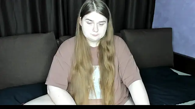 Snapshot of Aushpana chatting on 13, 11, 2025 Aushpana online show from 13, 11, 2025