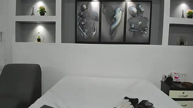 Girls hot 2 online show from 8, 1, 2025