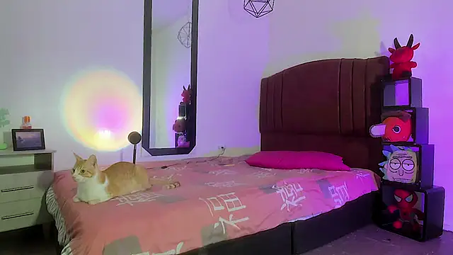 alisson zafiro  online show from 14, 12, 2024